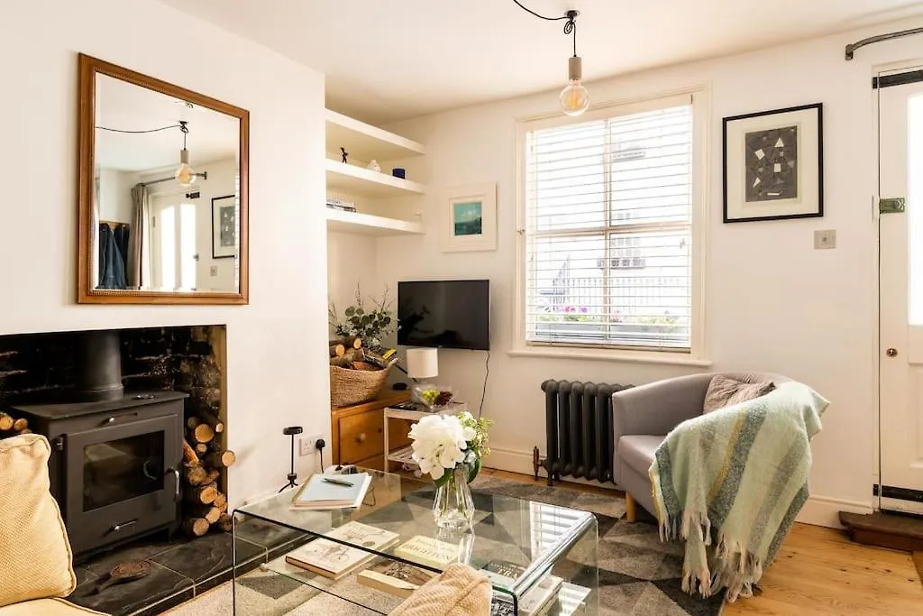 Apartment Ferienwohnung Beautiful Little Brighton Townhouse